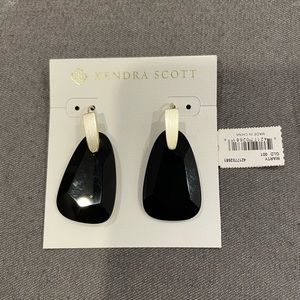 Brand new Kendra Scott black earrings